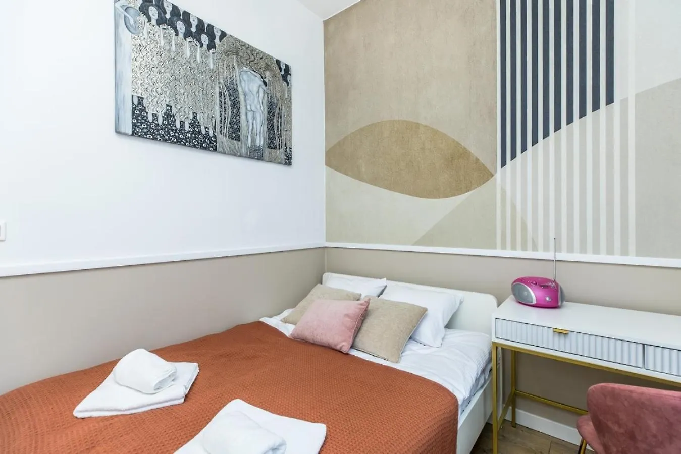 Nowoczesny Apartament W Scislym Centrum Krakowa - By Upstairs 0*, Krakow Poland